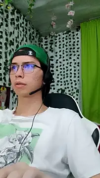 Snapshot of Andy_gray chatting on 03/05/26, 01:01 Andy gray online show from 03/05/26, 01:01