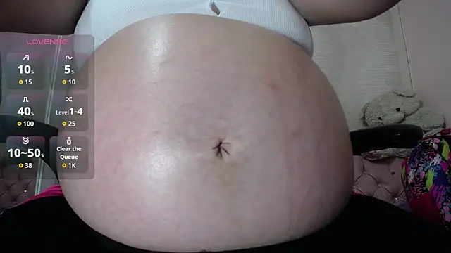 lauraguzman online show from 10/03/25, 03:03