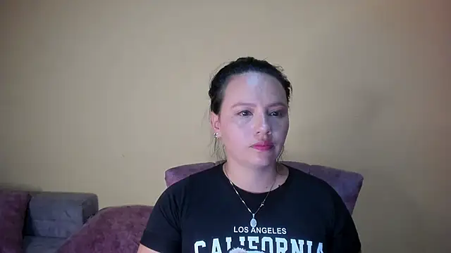 lauraguzman online show from 03/25/26, 02:28
