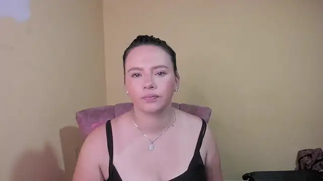 lauraguzman online show from 06/03/26, 02:58