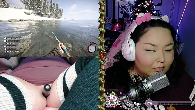 Snapshot of EmGreens chatting on 12/28/24, 07:33 EmGreens online show from 12/28/24, 07:33