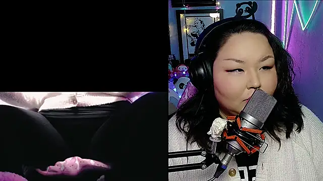 Snapshot of EmGreens chatting on 03/08/25, 03:17 EmGreens online show from 03/08/25, 03:17