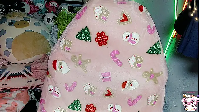 Snapshot of EmGreens chatting on 03/23/25, 07:20 EmGreens online show from 03/23/25, 07:20