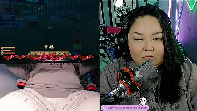 Snapshot of EmGreens chatting on 09/11/25, 02:11 EmGreens online show from 09/11/25, 02:11