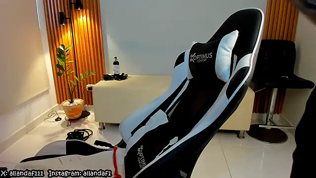 dafboy1 online show from 02/17/25, 04:26