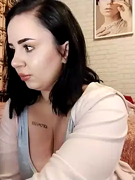 AdelinaJude online show from 02/12/25, 02:10