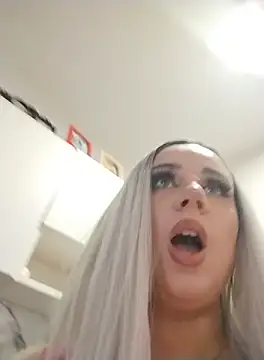 AdelinaJude online show from 10/05/25, 07:23