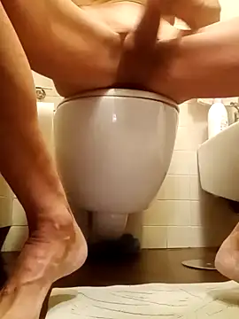 Snapshot of Frabox65 chatting on 12/18/24, 08:03 Frabox65 online show from 12/18/24, 08:03