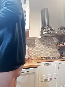 Snapshot of Frabox65 chatting on 01/07/25, 06:05 Frabox65 online show from 01/07/25, 06:05