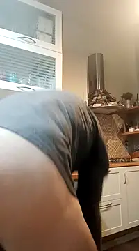 Snapshot of Frabox65 chatting on 01/21/25, 06:11 Frabox65 online show from 01/21/25, 06:11