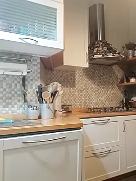 Snapshot of Frabox65 chatting on 02/26/25, 06:04 Frabox65 online show from 02/26/25, 06:04