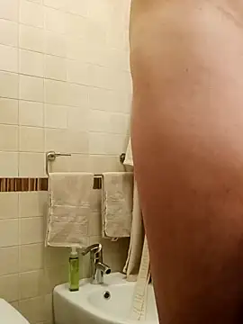 Snapshot of Frabox65 chatting on 03/03/25, 11:56 Frabox65 online show from 03/03/25, 11:56