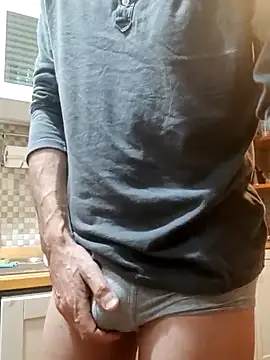 Snapshot of Frabox65 chatting on 03/14/25, 05:59 Frabox65 online show from 03/14/25, 05:59