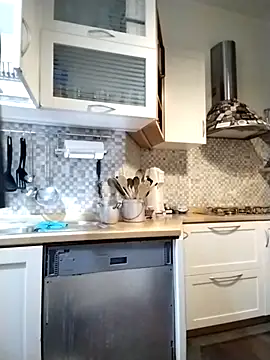 Snapshot of Frabox65 chatting on 09/23/25, 04:48 Frabox65 online show from 09/23/25, 04:48