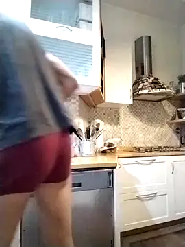 Snapshot of Frabox65 chatting on 10/04/25, 05:05 Frabox65 online show from 10/04/25, 05:05