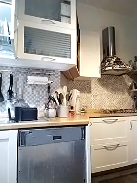 Snapshot of Frabox65 chatting on 10/22/25, 04:57 Frabox65 online show from 10/22/25, 04:57