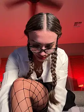 TinyMimi online show from 10/26/25, 01:00