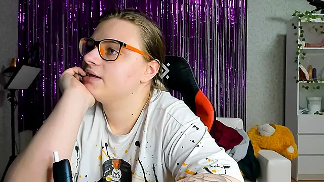 Seductive She Wolf online show from 03/18/25, 04:04