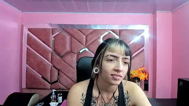 Snapshot of Samantha_Smiith chatting on 09/12/25, 04:01 Samantha Smiith online show from 09/12/25, 04:01