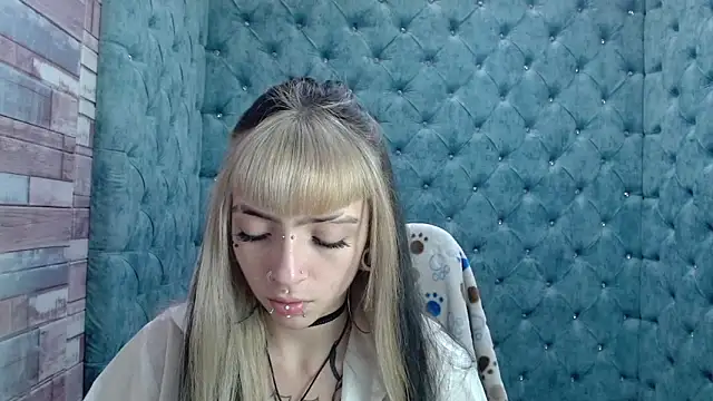 Snapshot of Samantha_Smiith chatting on 10/03/25, 03:47 Samantha Smiith online show from 10/03/25, 03:47