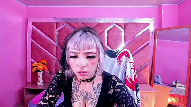 Samantha Smiith online show from 04/19/26, 04:01