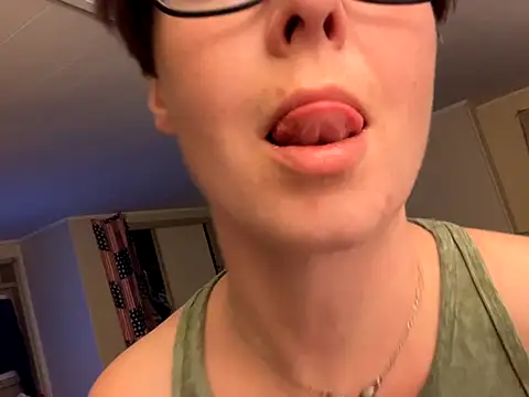 KatieBARBiE98 online show from 11/24/25, 11:04