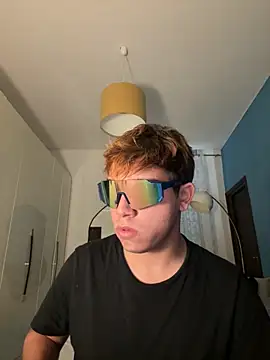 Snapshot of calleaaaa chatting on 11/17/25, 10:54 calleaaaa online show from 11/17/25, 10:54