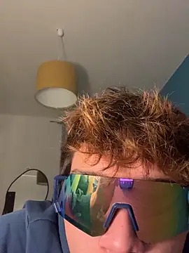 Snapshot of calleaaaa chatting on 11/24/25, 12:05 calleaaaa online show from 11/24/25, 12:05