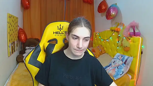 NikaStark  online show from 03/21/25, 07:24