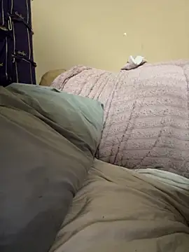 Snapshot of UtopianMisfit1 chatting on 03/05/26, 02:07 UtopianMisfit1 online show from 03/05/26, 02:07