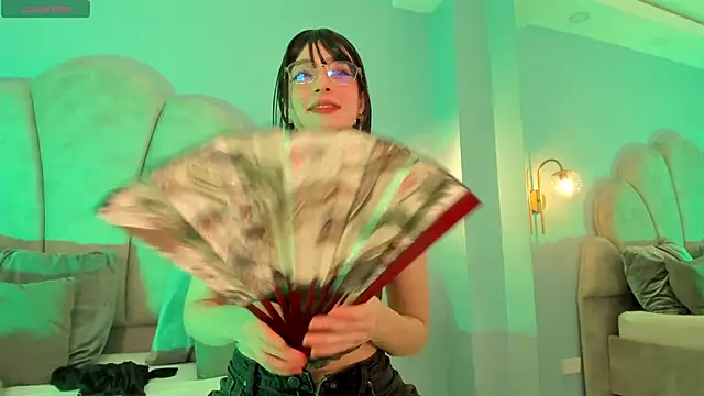 sweeet peach online show from 03/18/25, 10:04