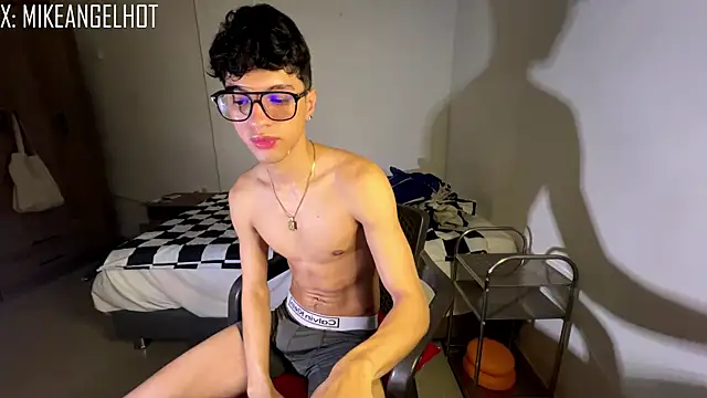 Angelligth online show from 12/16/25, 07:41