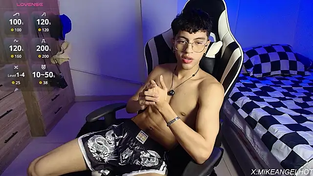 Angelligth online show from 03/18/26, 03:42