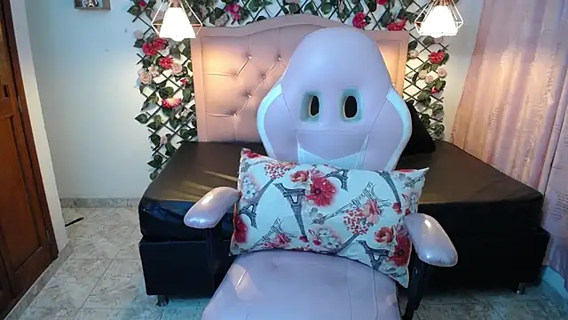 LucyCute 1 online show from 02/10/26, 01:59