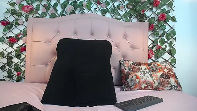 LucyCute 1 online show from 04/13/26, 03:28