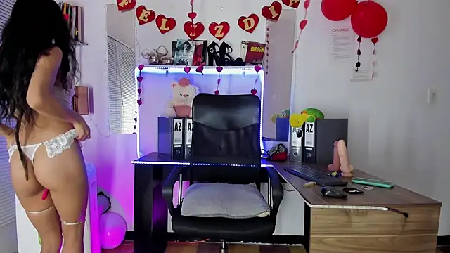 MIAUTENA online show from 02/15/25, 02:04