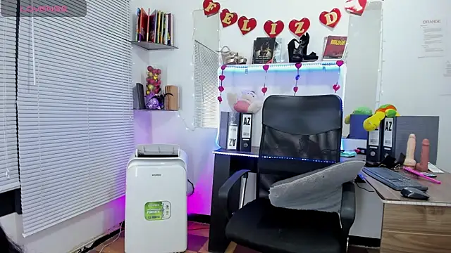 MIAUTENA online show from 02/27/25, 12:43