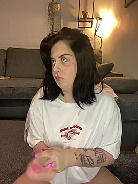 Snapshot of NaomiSquirts chatting on 02/01/25, 09:51 NaomiSquirts online show from 02/01/25, 09:51