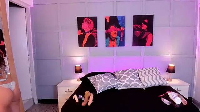 Elizabeth Santos online show from 02/25/25, 08:51