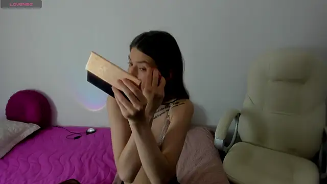 Snapshot of Tesa_cute chatting on 12/13/24, 09:41 Tesa cute online show from 12/13/24, 09:41