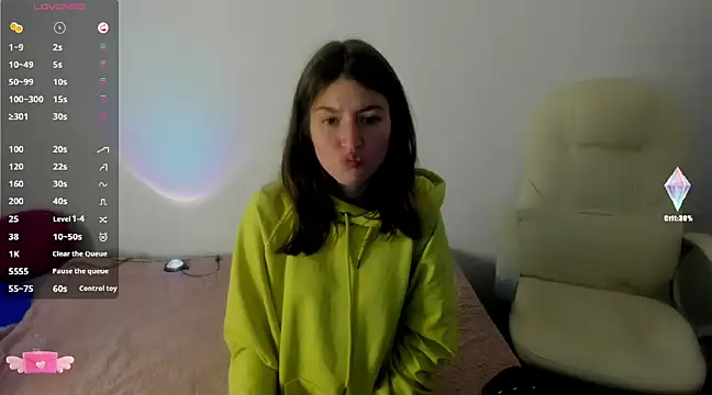 Snapshot of Tesa_cute chatting on 12/26/24, 09:47 Tesa cute online show from 12/26/24, 09:47