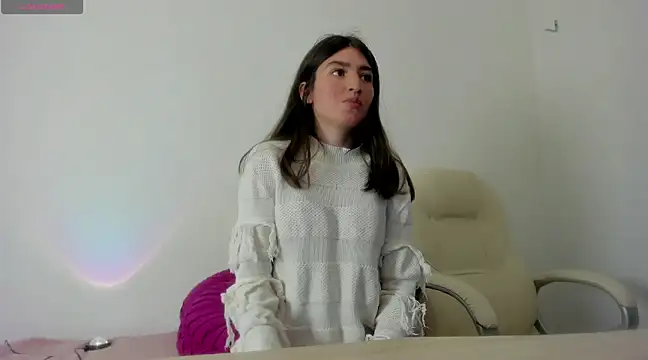 Snapshot of Tesa_cute chatting on 02/05/25, 01:15 Tesa cute online show from 02/05/25, 01:15