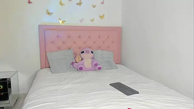 Snapshot of _violetadulce chatting on 09/25/25, 01:42  violetadulce online show from 09/25/25, 01:42