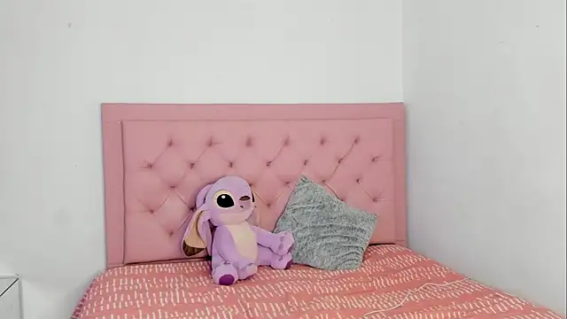 Snapshot of _violetadulce chatting on 09/30/25, 01:43  violetadulce online show from 09/30/25, 01:43