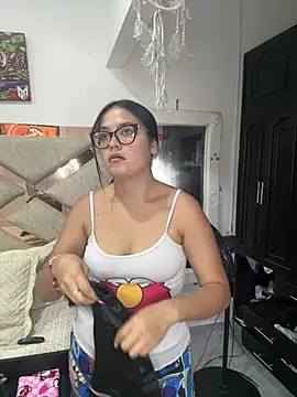 Snapshot of Karla-sexy01 chatting on 08/09/26, 04:23 Karla-sexy01 online show from 08/09/26, 04:23