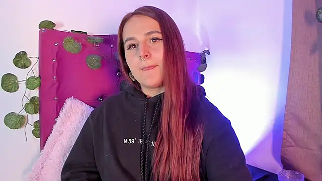 Snapshot of evy_orange1 chatting on 01/19/25, 06:09 evy orange1 online show from 01/19/25, 06:09