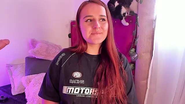 Snapshot of evy_orange1 chatting on 01/28/25, 08:47 evy orange1 online show from 01/28/25, 08:47