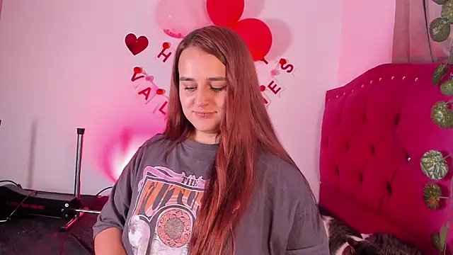 Snapshot of evy_orange1 chatting on 02/12/25, 07:45 evy orange1 online show from 02/12/25, 07:45