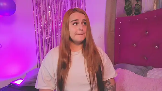 Snapshot of evy_orange1 chatting on 09/13/25, 01:38 evy orange1 online show from 09/13/25, 01:38