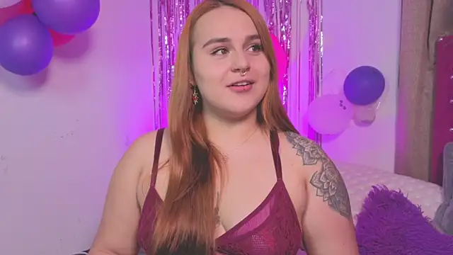 Snapshot of evy_orange1 chatting on 09/19/25, 01:18 evy orange1 online show from 09/19/25, 01:18